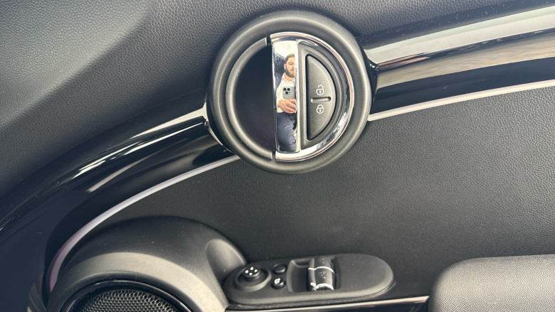 MINI Hatchback 135kW Cooper S Level 2 33kWh 3dr Auto Electric Hatchback